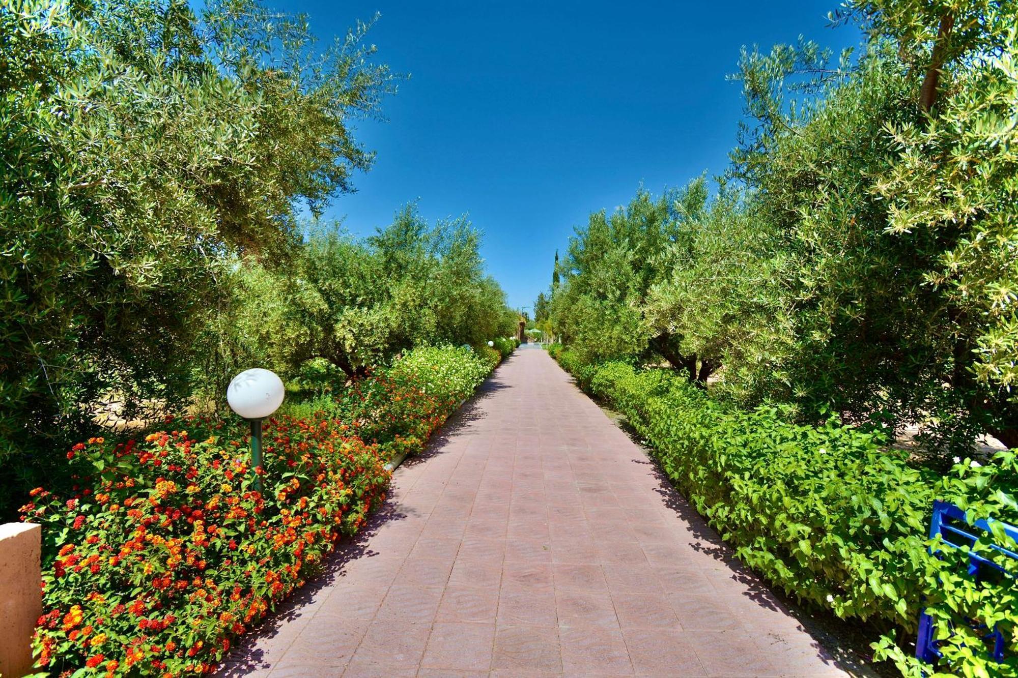 Ferme De Vacances Avec Une Grande Villa A Marrakech Marrakesh Buitenkant foto